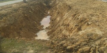 Di tengah Ruang Tanam Hijau Lakukan Penggalian Kanal untuk Mengurangi Risiko Banjir