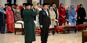 Gubernur Bobby Lantik Timur Tumanggor Jadi Pj Sekda, Ingatkan Jaga OPD dan Pengelolaan Anggaran
