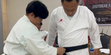 Pengprov Perguruan Shokaido Sumut Berikan DAN Kehormatan Kepada Ketua Umum KONI Medan