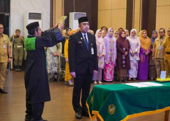 Lantik Erfin Fahrurrazi Sebagai Penjabat Sekda, Rico Waas Minta Percepat Kinerja OPD Tanpa Langgar Aturan
