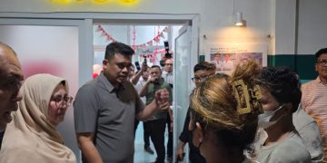 Gubernur Bobby Jenguk Siswi SMKN 1 Berastagi yang Dirawat Intensif, Minta Kasus MBG Tak Berulang
