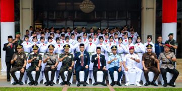 Rico Waas Kukuhkan Paskibraka Kota Medan, 48 Putra-Putri Terpilih Siap Kibarkan Sang Merah Putih di HUT ke- 81 Republik Indonesia
