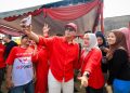 Rico Waas Berbaur Bersama Warga di Gebyar Kemerdekaan Medan Kota, Panjat Pinang Jadi Puncak Semarak dan Keseruan
