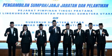 Gubernur Bobby Nasution Lantik Tiga Pejabat Pimpinan Tinggi Pratama,  Tekankan Target Pembangunan Terukur