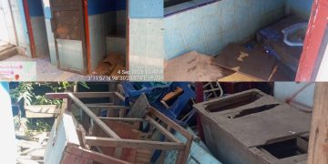 Kunjungan Wartawan di SMPN 2 Berastagi, Terlihat Pintu Kamar Mandi dan WC Yang Kurang Terawat