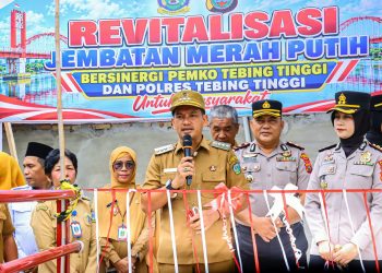 Permudah Akses Warga Kelurahan Mandailing, Walikota & Kapolres Tebing Tinggi Resmikan Jembatan Merah Putih 