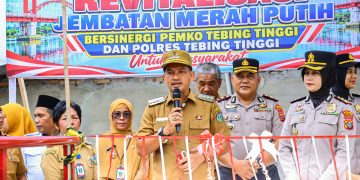 Permudah Akses Warga Kelurahan Mandailing, Walikota & Kapolres Tebing Tinggi Resmikan Jembatan Merah Putih 