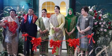 Angkat Pesona Tenun Karo ke Kancah Modern, Airin Rico Waas Resmikan Gallery Torose