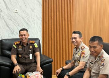 KAPOLRES PELALAWAN SILATURAHMI KE KAJARI, SEPAKAT SOLID JAGA KAMTIBMAS