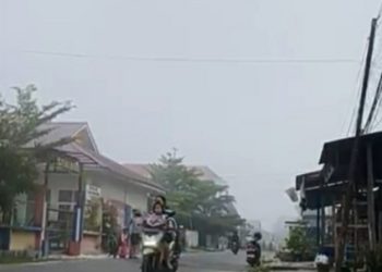 Asap Tebal Menyelimuti Kota Pangkalan Kerinci, Warga Diminta Waspada