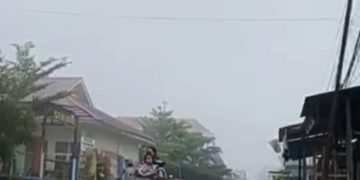 Asap Tebal Menyelimuti Kota Pangkalan Kerinci, Warga Diminta Waspada