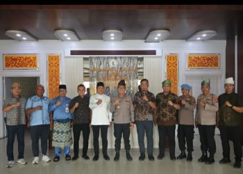PERKUAT SINERGI LEGISLATIF, KAPOLRES PELALAWAN SILAHTURAHMI KE DPRD BUKA HOTLINE HALLO KAPOLRES