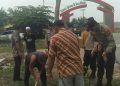 Dukung Program Kapolri, Polsek Tanam Pohon Jambu dan Manggis di Kompleks Bakti Praja