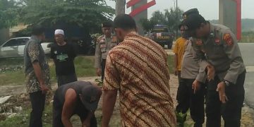 Dukung Program Kapolri, Polsek Tanam Pohon Jambu dan Manggis di Kompleks Bakti Praja