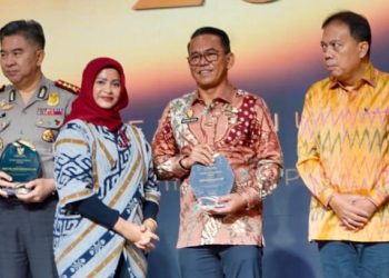 Komitmen Keterbukaan Informasi, Rico Waas Raih Penghargaan Achievement Person KI Sumut Award 2026
