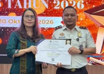 Kakanim Kelas II TPI Belawan Terima Langsung Penghargaan Sosialisasi Anti Gratifikasi dan KPPN Medan I Awards