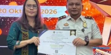 Kakanim Kelas II TPI Belawan Terima Langsung Penghargaan Sosialisasi Anti Gratifikasi dan KPPN Medan I Awards
