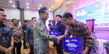Pemko Serahkan Bantuan Pendidikan Kepada 214 Mahasiswa Dari Keluarga Prasejahtera di Kota Medan 