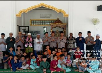 Polres Pelalawan Rutin Jumat keliling, Perkuat Silaturahmi di Masjid Nur Hidayah